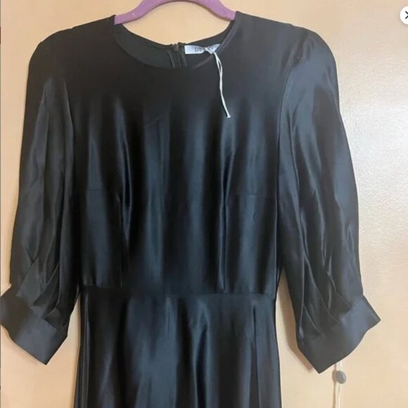 DEITAS 100% Silk Pleated Maxi Dress - Picture 7 of 16